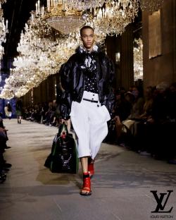 Ofertas de Marcas de Lujo en el catálogo de Louis Vuitton ( 2 días más)