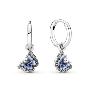 Oferta de Aretes De Aro Mariposa Azul por $2585 en Pandora