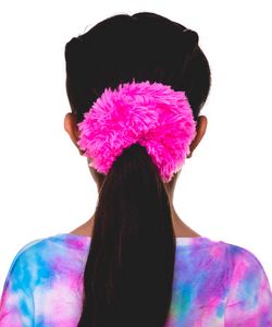 Oferta de Scrunchie de Peluche Fiusha Onix por $99 en Onix