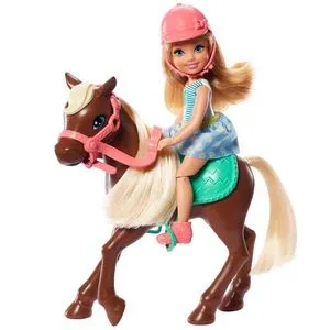 Oferta de Mattel Barbie Familia Chelsea Con Pony GHV78 por $298.35 en Juguetrón