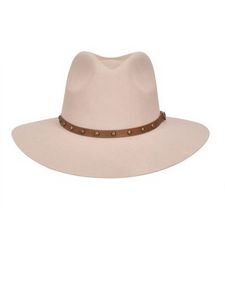 Oferta de Sombrero de lana Cuadra. por $2395 en Cuadra