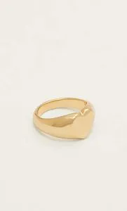 Oferta de Anillo corazón. Gold Plated por $399 en Stradivarius