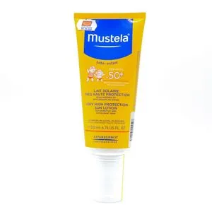 Oferta de Mustela Protector Solar Facial y Corporal Spray con 200 mL por $285 en Farmacias de Apoyo