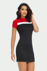 Oferta de Vestido MC/  FRANJA BLANCA por $100 en Aditivo
