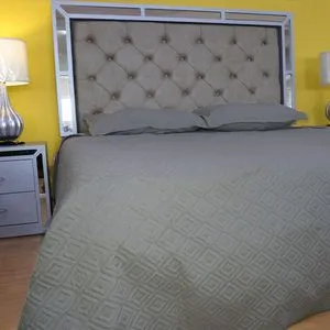 Oferta de COLCHA PORTUGUESA TAMAÃO: KS MODELO: BLADE COLOR: OXFORD por $3255 en Mueblería Villarreal