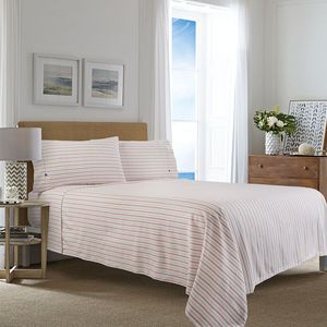 Oferta de Set de sábanas king de franela Nautica™ color blanco/rojo por $1418 en Bed Bath & Beyond