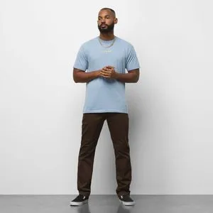 Oferta de Pantalones  Authentic Chino Slim Pant Café 73N1 por $499 en Vans
