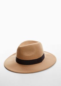 Oferta de Sombrero 100% lana por $749 en Mango