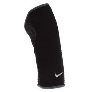 Oferta de Coderas Unisex Nike Elbow Sleeve Negro NK 9337010020 por $227.4 en La Marina