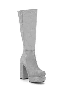 Oferta de Bota alta plata de tacón con plataforma por $899 en Cklass