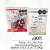 Oferta de Pretzels con chocolate semiamargo o blanco con splenda CHOC & LATTE 200g por $80 en Fresko
