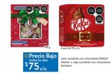 Oferta de Lata navideña con chocolates Kitkat Nestlé o caja navideña con chocolates Snickers por $75 en Walmart