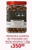 Oferta de Almendra cubierta de chocolate con leche vitrolero 1,2kg por $350 en La Comer