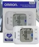 Oferta de OMRON BAUMANOMETRO MUÑECA HEM6230 C/1PZA en Farmacia San Pablo