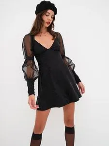 Oferta de Gabrielle Puff Sleeve Mini Dress por $3783.87 en Victoria's Secret